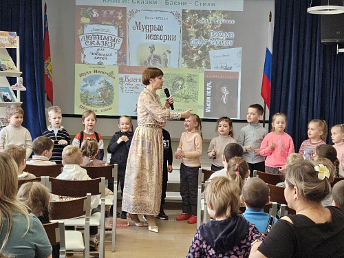 Творческая встреча с писателем Еленой Светлой