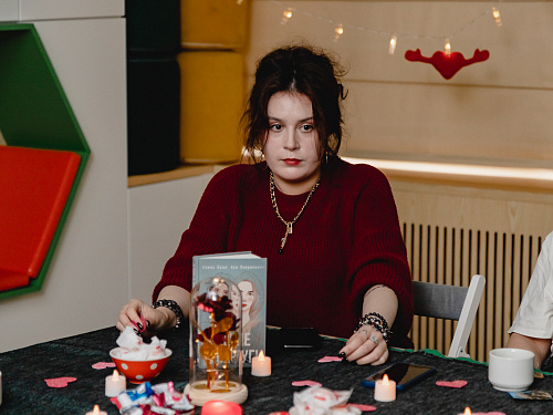Встречи подросткового книжного клуба «Кто вообще это читает?»