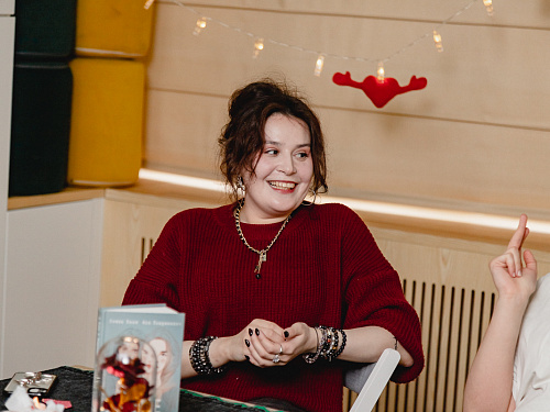 Встречи подросткового книжного клуба «Кто вообще это читает?»